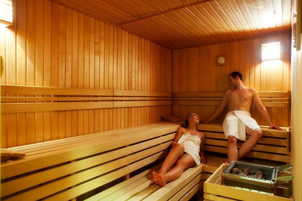 Готель Grund Golf And 4*