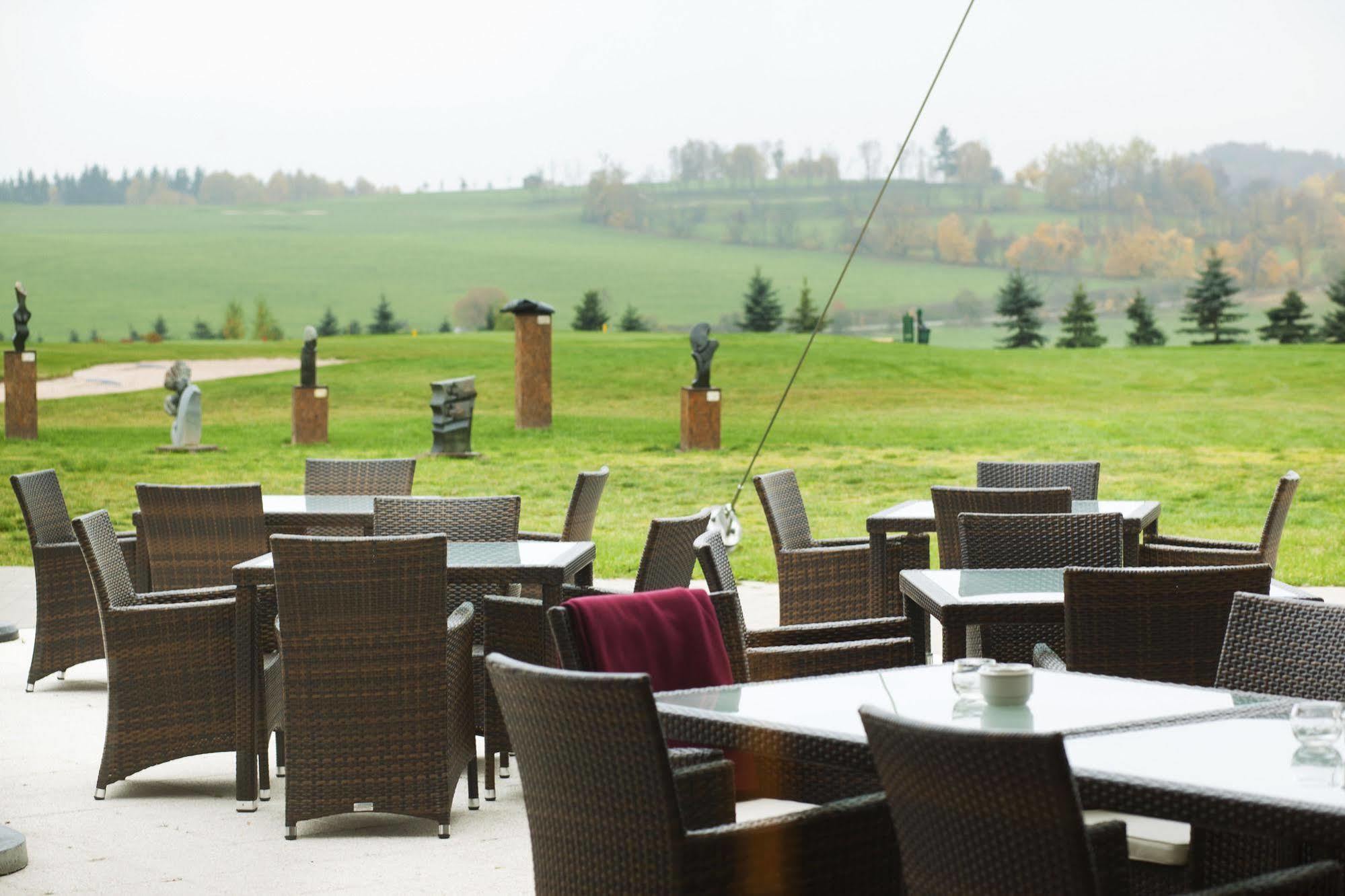 Готель Grund Golf And