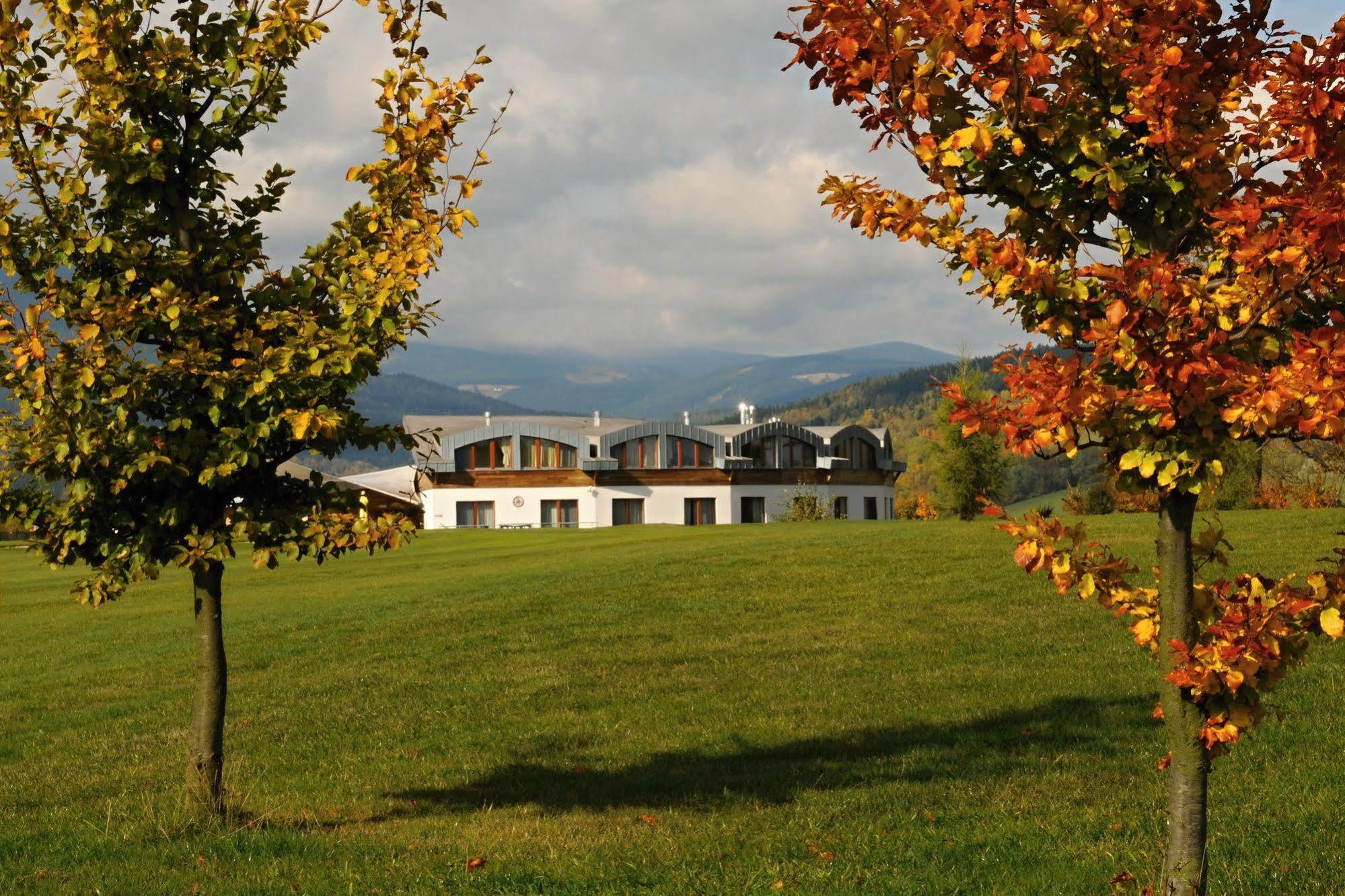 Grund Golf And Готель 4*